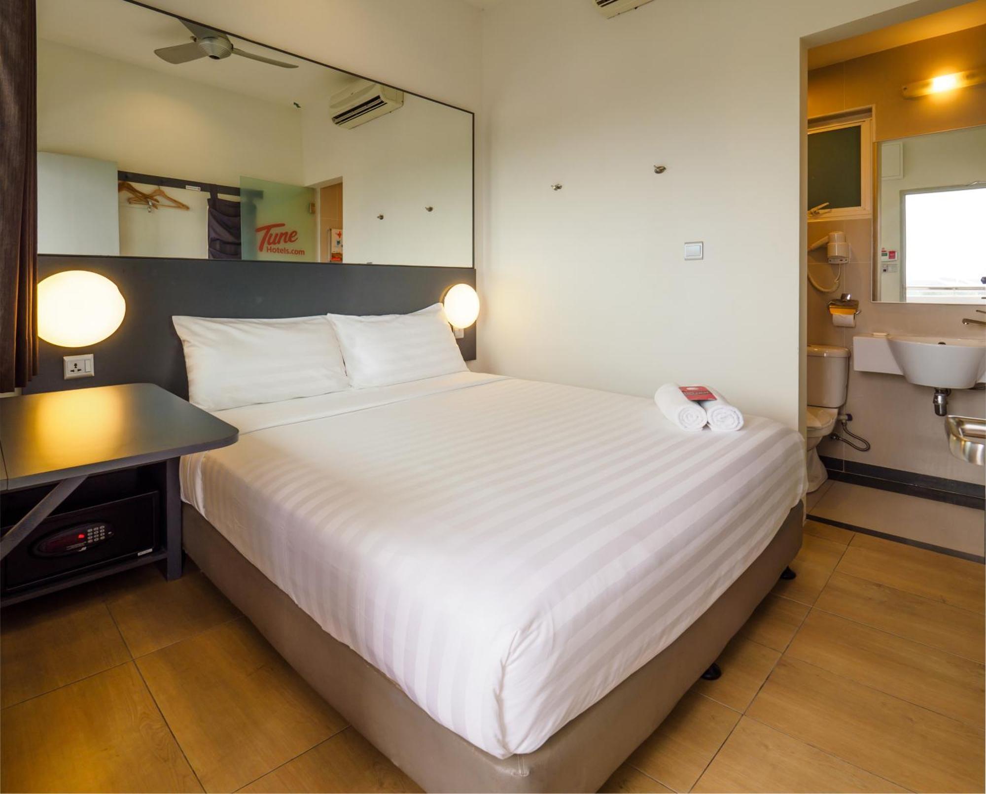 Tune Hotel Klia Aeropolis Sepang Exterior foto