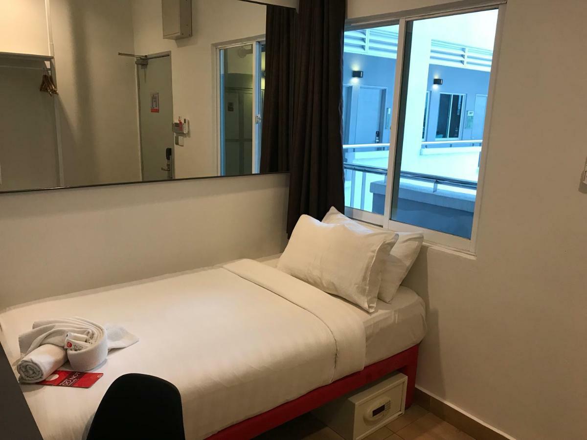Tune Hotel Klia Aeropolis Sepang Exterior foto